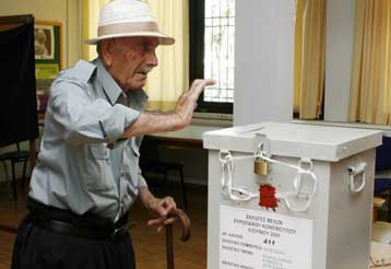 Ενίσχυση του δικομματισμού και υψηλή αποχή έβγαλε η κάλπη στην Κύπρο