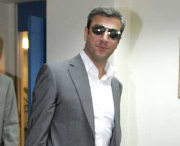 Ανοίγει τα χαρτιά του ο Πηλαδάκης και ανακοινώνει (;) Ουμίτ Καράν