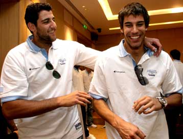 Στη λίστα του Ολυμπιακού και ο Λαβρίνοβιτς, συνάντηση για Μπουρούση