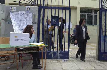 Γκάλοπ μέχρι 15 ημέρες πριν από τις εκλογές αποφασίζει η κυβέρνηση