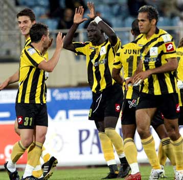 Ο Τσεσνάουσκις «ψηφίζει» Εργοτέλη, όχι όμως και η οικογένειά του