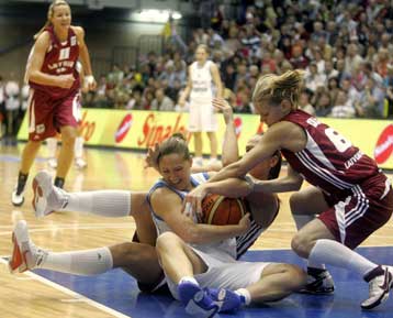 Στην παράταση ηττήθηκε η εθνική γυναικών με 70-68 από τη Λετονία