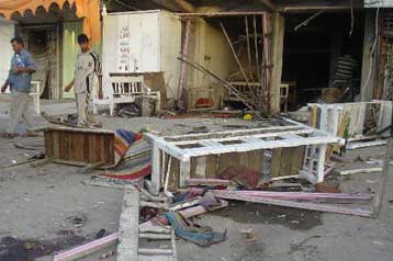 Αιματοκύλισμα από βομβιστική επίθεση σε αγορά του νότιου Ιράκ