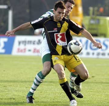 Στην ΑΕΚ για τα επόμενα τέσσερα χρόνια ο Καράμπελας