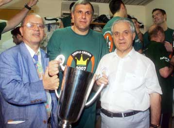 Ο «Ζοτς» θέλει να μείνουν «Σάρας» και Χατζηβρέττας