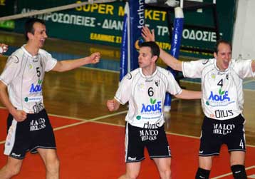 Το τριπλό «χτύπημα» της ΕΑΠ και η ανανέωση με τον Κόβατς