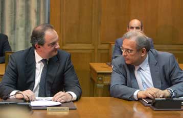 Σε δύο δόσεις τα νέα φορολογικά μέτρα για τη μείωση του ελλείμματος