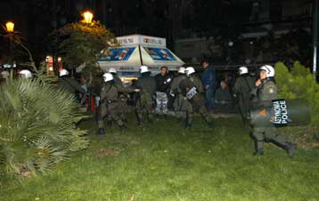 Συνεχίζεται η ένταση στον Αγιο Παντελεήμονα