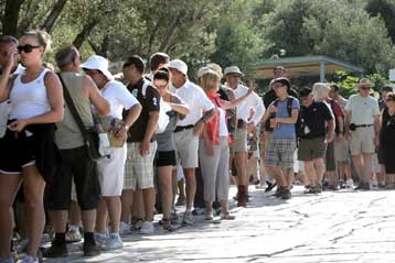 Το θέμα της εγκληματικότητας θέτουν και οι ξενοδόχοι της Αθήνας