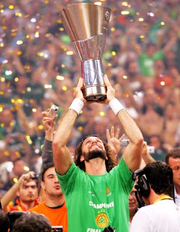 «Να μείνω στην οικογένεια του Παναθηναϊκού» η θέληση του Αλβέρτη