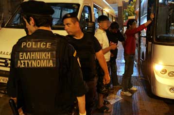 Επιχείρηση – σκούπα της Αστυνομίας στο κέντρο της Αθήνας