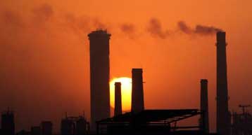 «Βουτιά»-ρεκόρ 21,6% της βιομηχανικής παραγωγής της ευρωζώνης τον Απρίλιο