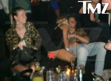 O Ρονάλντο είπε ναι στη Ρεάλ όχι όμως και στην Πάρις Χίλτον