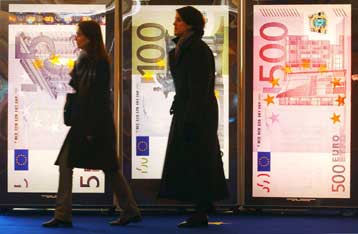 Κατά 20 δισ. ευρώ αυξήθηκε το δημόσιο χρέος μέσα σε ένα τρίμηνο