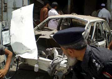 Βομβιστική επίθεση με οκτώ νεκρούς σε αγορά του Πακιστάν