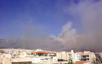 Πυρκαγιά στην Ανω Γλυφάδα – Μέτωπο και στον Μαραθώνα