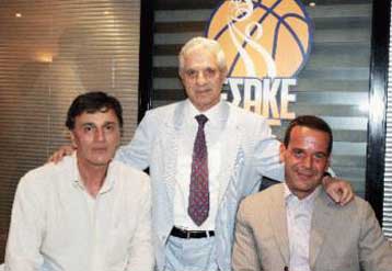 Τη βοήθεια των «αιωνίων» για απευθείας όμιλο στην Ευρωλίγκα θα ζητήσει το Μαρούσι