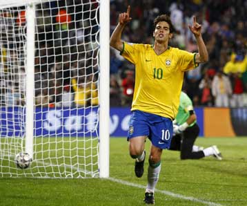 Τα «χρειάστηκε» η Βραζιλία, ο Κακά έκανε το 4-3 επί της Αιγύπτου με πέναλτι στο 90