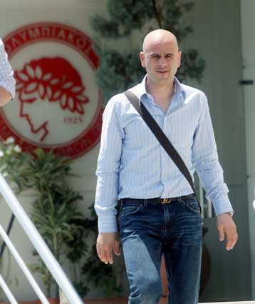 Πιάνει δουλειά ο Τιμούρ, αλλά περιμένει τις μεταγραφικές κινήσεις του Ολυμπιακού