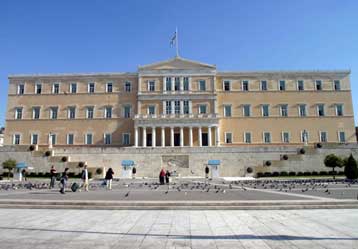 Έναρξη θερινών τμημάτων της Βουλής με θέματα οικονομίας