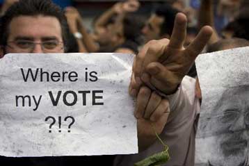 Φιμώνονται οι ξένοι δημοσιογράφοι από το καθεστώς Αχμαντινετζάντ