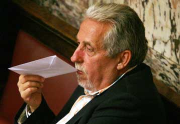 Παραίτησή του στις αρχές Σεπτεμβρίου προαναγγέλλει ο Γιάννης Μανώλης