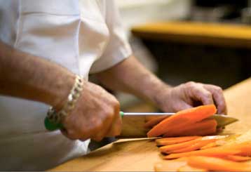 Τα καρότα που μαγειρεύονται ολόκληρα «έχουν ισχυρότερη αντικαρκινική δράση»