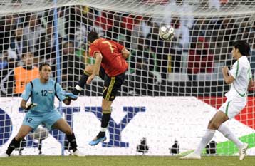 Χωρίς να εντυπωσιάσει η Ισπανία νίκησε 1-0 το Ιράκ και πέρασε στην 4άδα