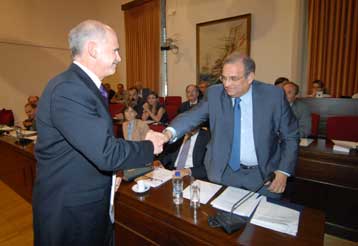 «Μετωπική σύγκρουση» στη Βουλή για την κατάσταση της οικονομίας