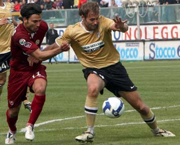 Ο Ολυμπιακός επανήλθε με νέα πρόταση στη Γιουβέντους για την απόκτηση του Μέλμπεργκ