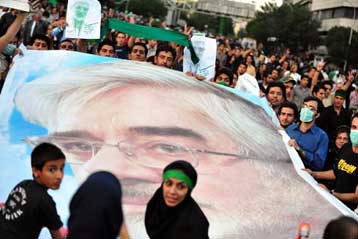 Οι Ιρανοί στους δρόμους για τους νεκρούς της κρατικής καταστολής