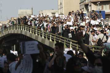 Συνωμοσία για τρομοκρατική επίθεση από «ξένους εχθρούς» καταγγέλλει το Ιράν