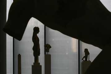 «Πόλεμος» ΠΑΣΟΚ-ΕΡΤ για την τηλεοπτική κάλυψη των εγκαινίων του Μουσείου