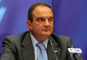 Μήνυμα Καραμανλή από τις Βρυξέλλες με αποδέκτες στο εσωτερικό της ΝΔ