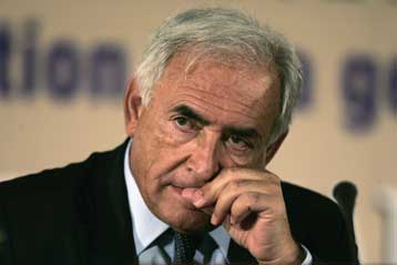 Αναθεωρεί προς τα πάνω το ΔΝΤ το στόχο για την ανάπτυξη το 2010