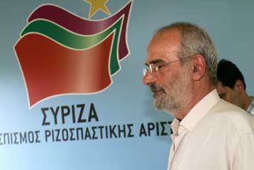 Να μην επιμείνει σε παραίτηση καλούν τον Αλ.Αλαβάνο στελέχη της Κουμουνδούρου