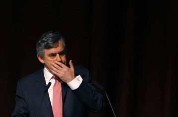 Θα έφευγα και αύριο, δηλώνει ο «πληγωμένος» από τις επιθέσεις Γκόρντον Μπράουν