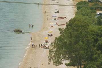 Διαμαρτυρία με… ποδήλατα στην παραλιακή για ελεύθερη πρόσβαση στις ακτές