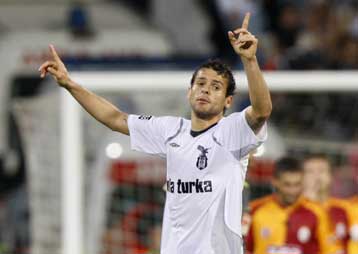 Από τον Ολυμπιακό η καλύτερη πρόταση για Μπομπό, όμως η Μπεσίκτας θέλει περισσότερα