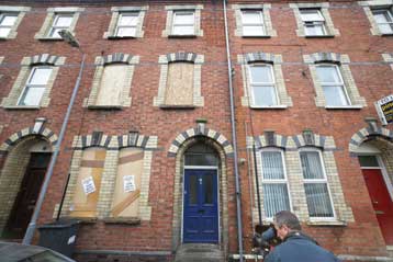 Δύο συλλήψεις εφήβων στη Βόρειο Ιρλανδία για τις επιθέσεις εναντίoν Ρουμάνων