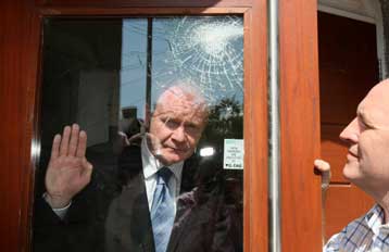 Εγκαταλείπουν το Μπέλφαστ οι Ρουμάνοι που δέχτηκαν ρατσιστική επίθεση