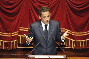 «Η μπούρκα δεν είναι ευπρόσδεκτη στη Γαλλία» τονίζει ο Νικολά Σαρκοζί