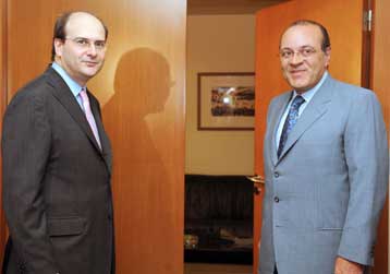 Μνημόνιο συνεργασίας ΥΠΑΝ-ΣΕΒ για την προστασία του καταναλωτή