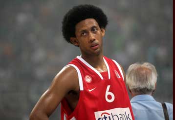 «Το πιθανότερο είναι να μείνω» δήλωσε ο Τσίλντρες