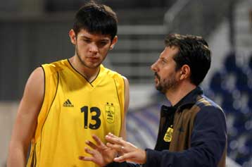 Ο Κώστας Παπανικολάου «καλύτερος νέος» της Α1 τη σεζόν 2008-09