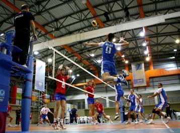 Ανδρες και γυναίκες με Γερμανία και Σερβία αντίστοιχα στο Ευρωπαϊκό Λιγκ του βόλεϊ