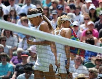 Ανετοι Φέντερερ και Τζόκοβιτς, πρόωρος αποκλεισμός για την Σαράποβα