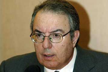 Εναλλακτικά βιβλία στα σχολεία προτείνει ο Γ.Μπαμπινιώτης