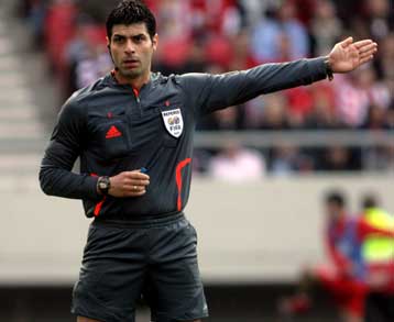 Τρεις Έλληνες διαιτητές σφυρίζουν στο Europa League