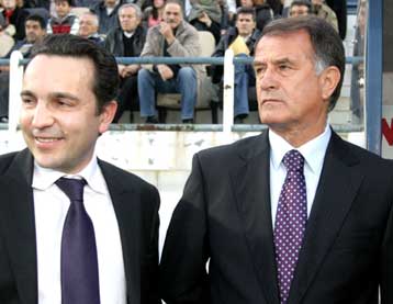 Απών ο Μανωλάς από τη συνάντηση Ντούσκο-Θανόπουλου